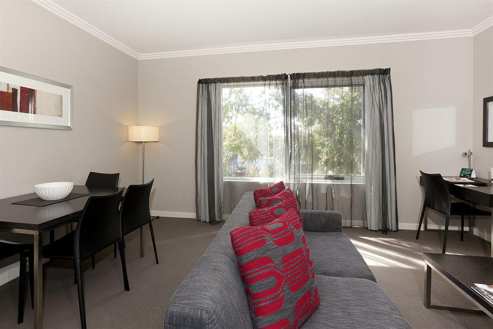 Aparthotel Quest Campbelltown Zewnętrze zdjęcie